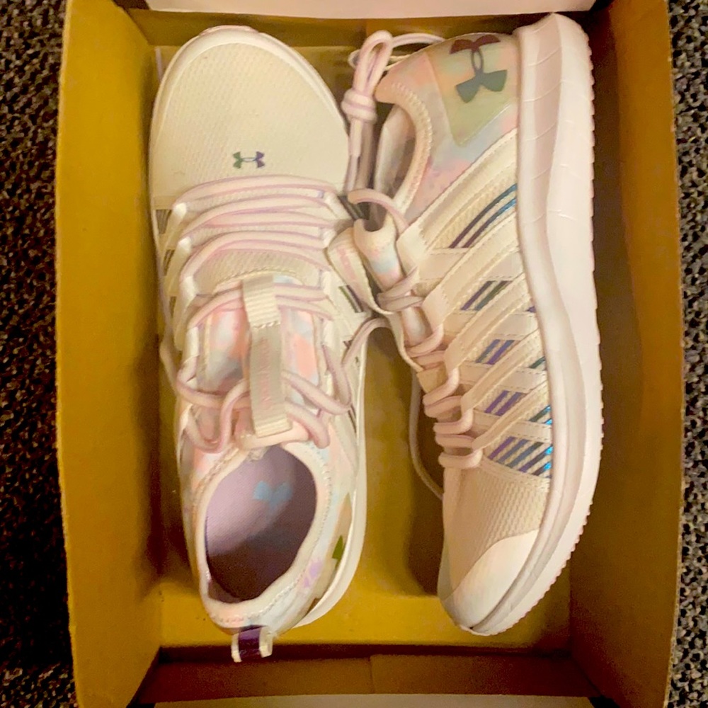 Brand new 6Y Under Armour